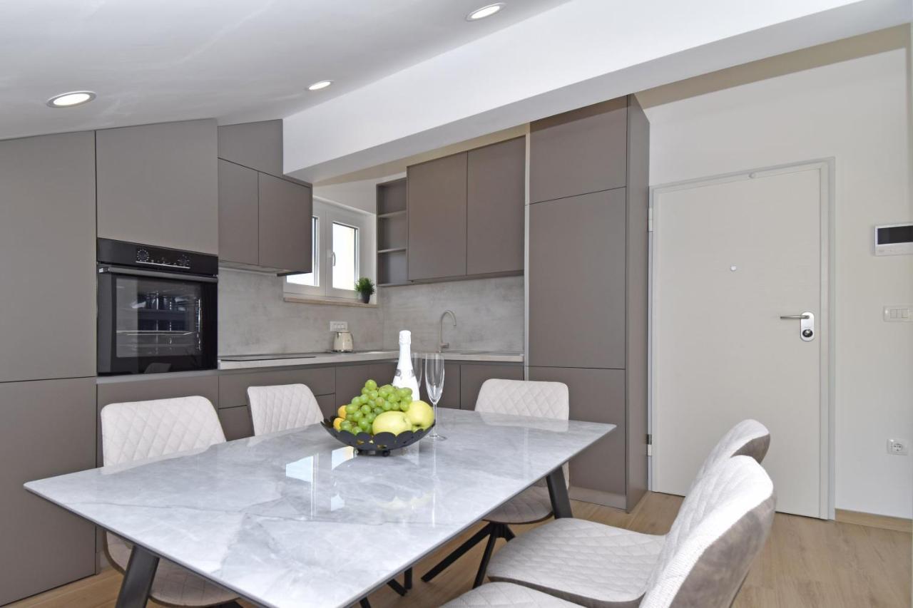 Luxury Apartments Luna Tucepi Bagian luar foto